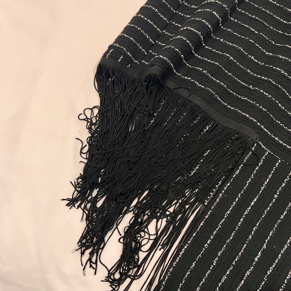 Zara stripped dress when fringe asymmetrical bottom black size small - Picture 4 of 6